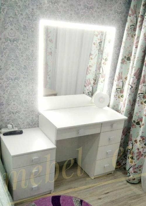 Классический туалетный столик со встроенной светодиодной подсветкой. 03