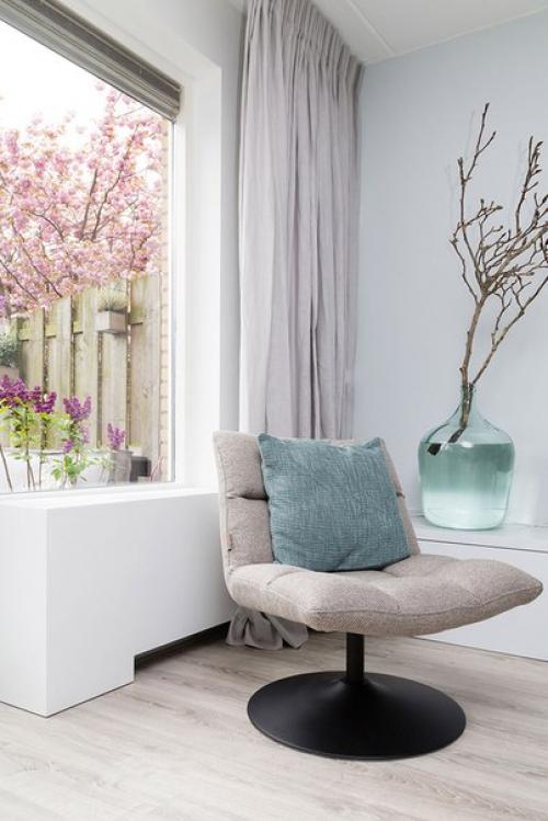 Пастельные оттенки могут стать прекрасным акцентом к спокойному нейтральному интерьеру. 05