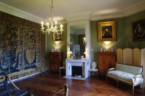 Замок ментенон (фр.  Ch? 05