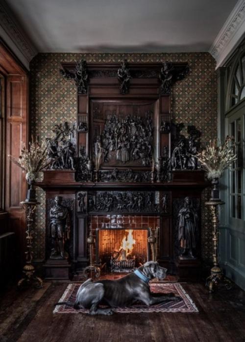 Ещё во времена Георга и королевы Виктории камины изготавливали лишь из элитных пород деревьев и натурального камня. 02