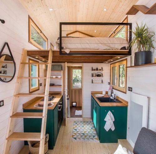 Очень маленький дом на колёсах. 03