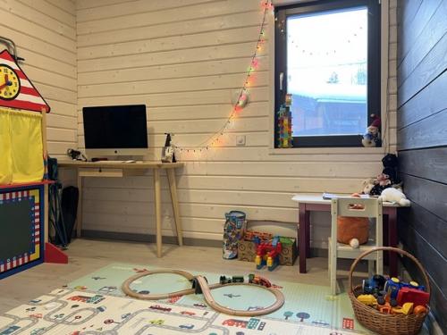 А вот и интерьеры растущего дома из 3 модулей, который мы показали вам в предыдущей публикации. 09