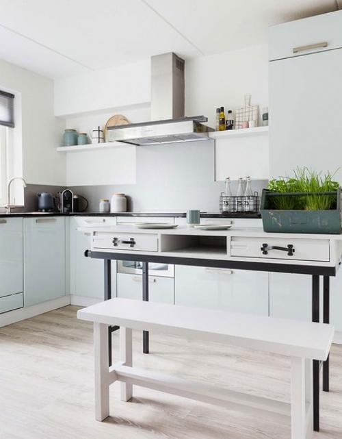 Пастельные оттенки могут стать прекрасным акцентом к спокойному нейтральному интерьеру. 06