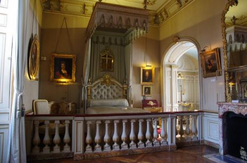 Замок ментенон (фр.  Ch? 06