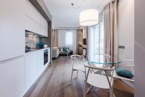 Cовременная квартира на лазурном берегу.