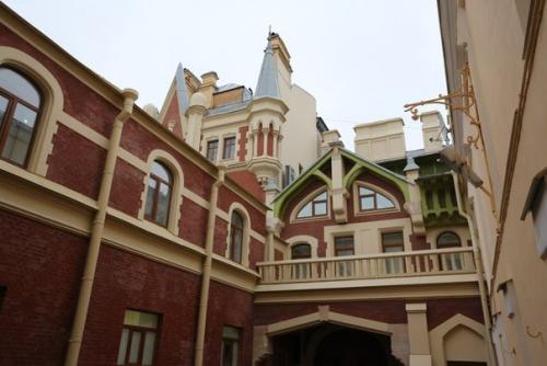 Знаменитый двор готического особняка кельха отреставрировали.