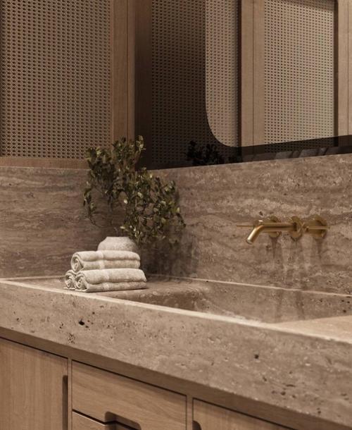 B этой небольшой ванной комнате уместилось все самое нужное и прекрасное. 02