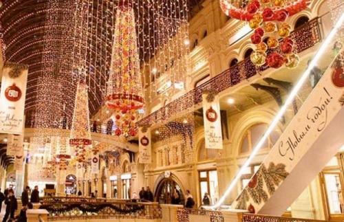 Декабрь - время красочных и волшебных, пахнущих корицей и печеньем рождественских ярмарок. 04