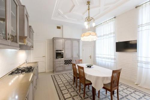 г. Санкт-петербург.  Продается 6 ккв в доме Бенуа. 01