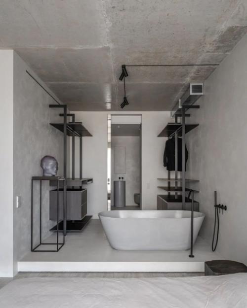 Интерьер в стиле минимализм с ванной в спальне. 08