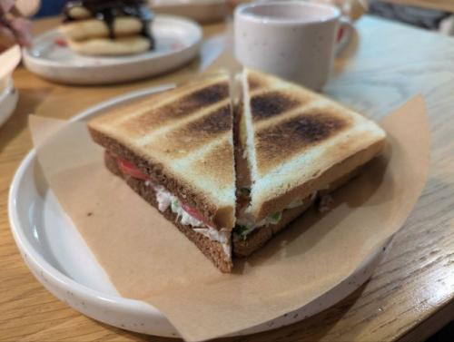 Неделю назад был в кофейне Collision я был на лекции по истории России. 01 Неделю назад был в кофейне Collision я был на лекции по истории России. 01