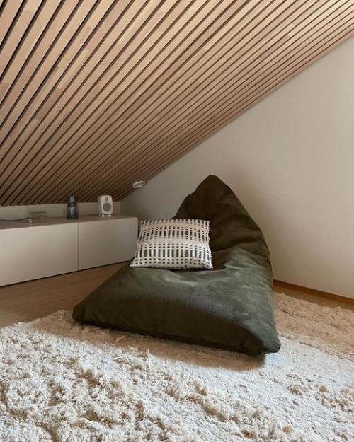 Немного финской деревянной эстетики в интерьере просторного дома с панорамными окнами. 02