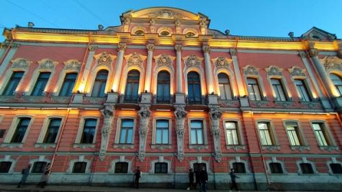 Князья белосельские - белозерские род свой вели аж от Рюрика и богаты были баснословно. 08