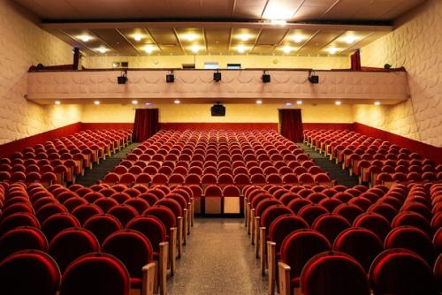 Русал сделал подарок драмтеатру к новому году. 01