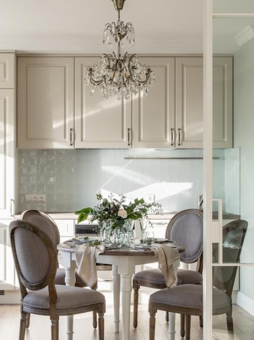 Мягкая классика в интерьере небольшой квартиры, 69 м. 01