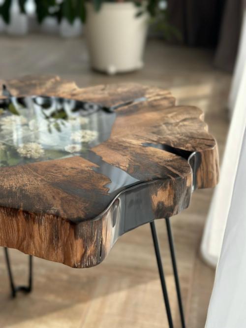 В наличии!   Журнальный стол из дерева Граб и эпоксидной смолы с уникальным дизайном. 02