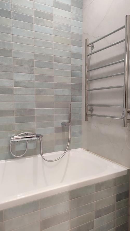 Детали.   Есть мнение, что светильники и текстиль это 60% успеха интерьера. 04