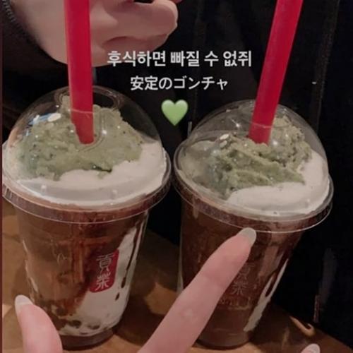 /: (Твоя квартира в этот вечер очень красива. 01