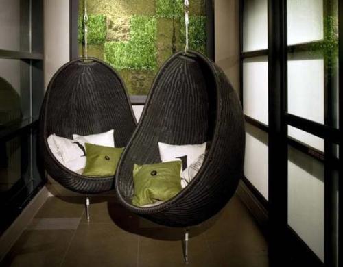 Кресла, парящие в воздухе. 02