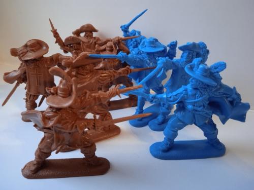 Ночь.  Спокойствие и тишина царят в спящей квартире. 01