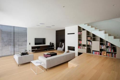 Архитекторы фирмы Sono Arhitekti представили проект семейного дома в Словении. 03