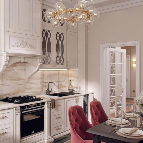 Кухня площадью 13 м в стиле неоклассика получилась весьма элегантной и пришлась всем по вкусу. 01