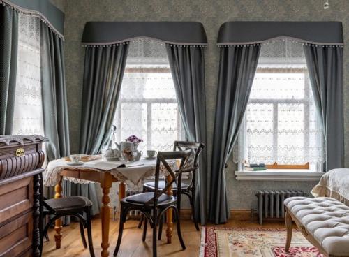 В 2021 году в центре Суздаля появилась мини - гостиница Пестово Подворье, которая занимает бывший купеческий дом XIX века. 04