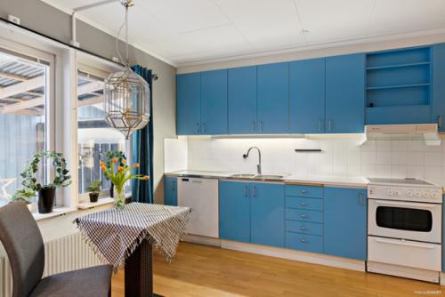 Шведский коттедж у опушки леса. 01