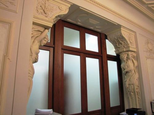 Перед вами предтеча модерна - миниатюрный особнячок фабриканта к. б. зигеля по проекту архитектора Иеронима Себастьяновича китнера. 04