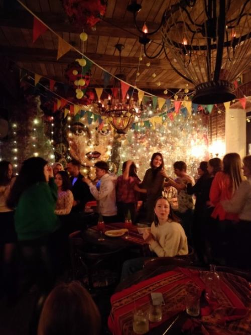 Этопитердетка. И откуда у Машеньки такая колоритная шляпа делюсь! 03