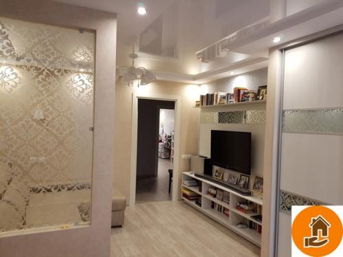 Долго решалась, но все таки не вытерпела и решила вам показать дизайн нашей квартиры. 01