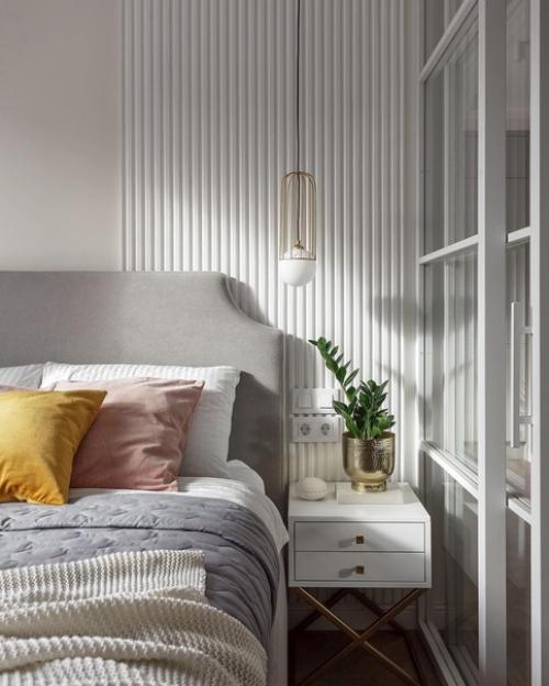 Интерьер выполнен в стиле современной классики - хотелось привнести нотку атмосферы Санкт-петербурга с его торжественностью. 07