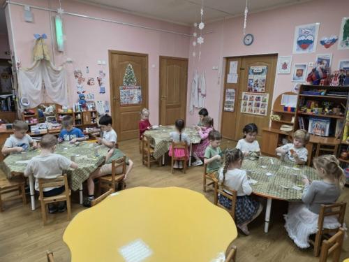 Первая неделя февраля для ребят старшей группы номер 4 Юный Петербуржец превратилась в настоящее путешествие по квартире! 04