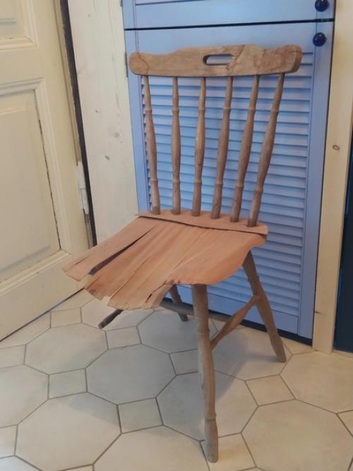 Эта комната дочки - подростка крошечная: 320 х 190. 04