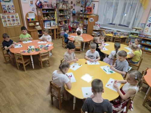 Первая неделя февраля для ребят старшей группы номер 4 Юный Петербуржец превратилась в настоящее путешествие по квартире! 09