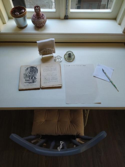 Эта комната дочки - подростка крошечная: 320 х 190. 03