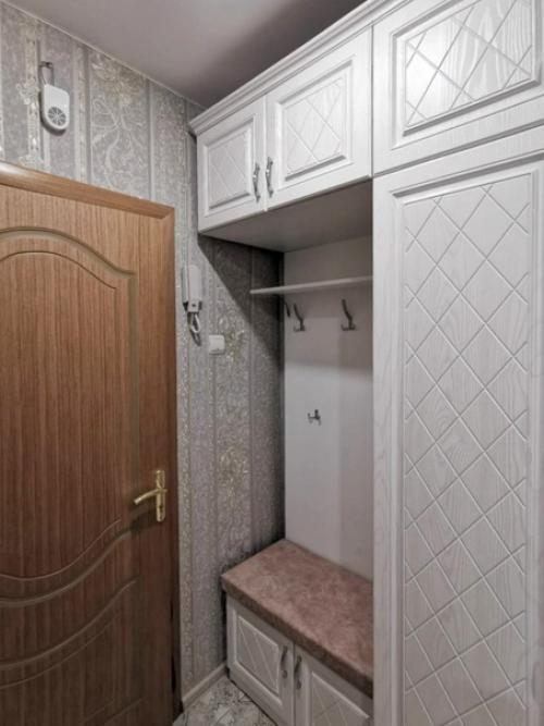 Невероятно элегантная прихожая - конечно же, в белом, для наших заказчиков из Углича. 03