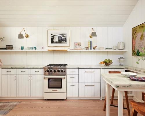 Загляните в гости к Саре полсон в ее скромный маленький домик в малибу вместе с изданием 'Architectural Digest'. 04