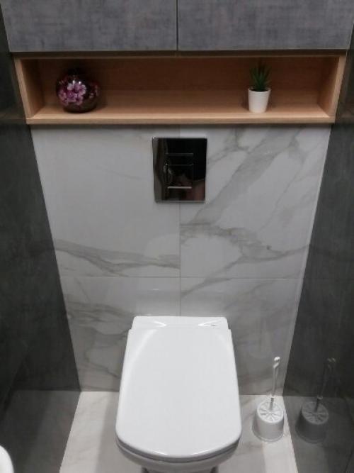 Привет.  Оцените наш туалет делал сам в первый раз. 04