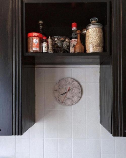 Своей бюджетной переделкой кухни делимся. 05