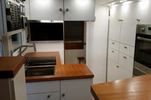 Продается дом на 16 колесах. 04