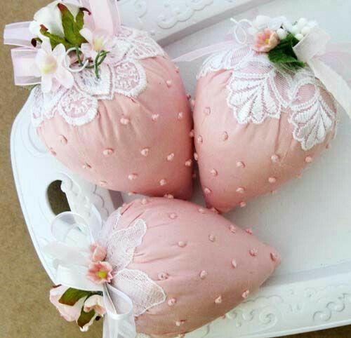 Составляя интерьер для квартиры, важно продумать все необходимые детали и мелочи. 05