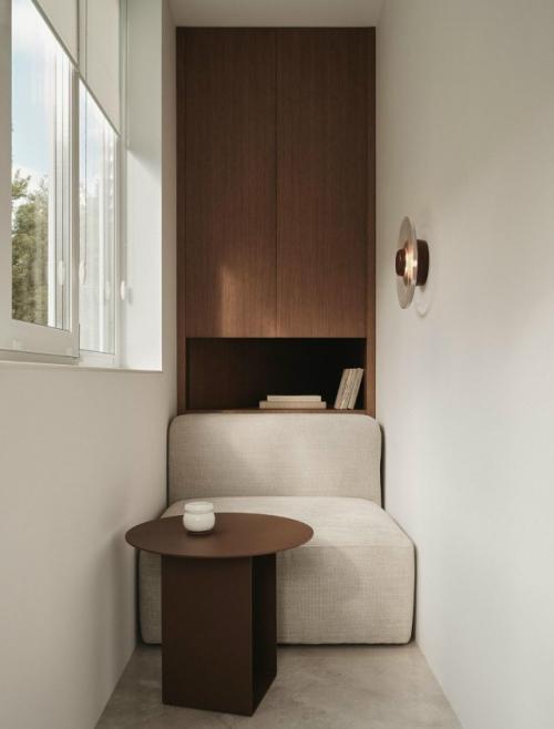 Волнистое изголовье, мягкие линии и много дерева - квартира 90 м в Пушкино оформлена спокойно и функционально для семьи с ребёнком. 02