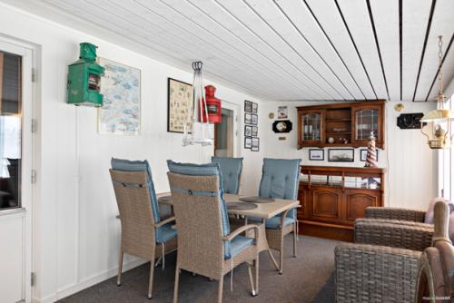 Шведский коттедж у опушки леса. 05