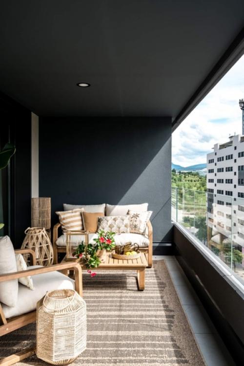 Современная, теплая, с небольшой террасой и очень уютная: идеальная квартира для семейной пары на пенсии. 08