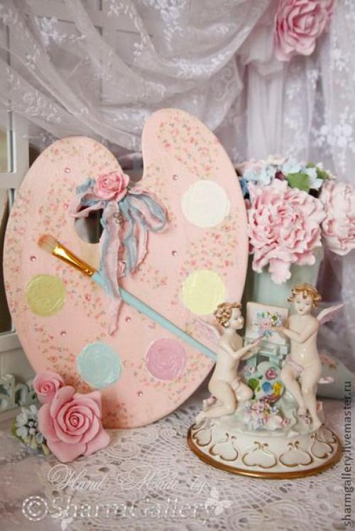 Составляя интерьер для квартиры, важно продумать все необходимые детали и мелочи. 02