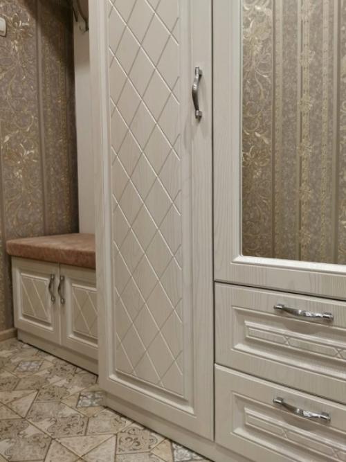 Невероятно элегантная прихожая - конечно же, в белом, для наших заказчиков из Углича. 06