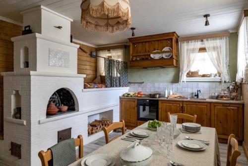 В 2021 году в центре Суздаля появилась мини - гостиница Пестово Подворье, которая занимает бывший купеческий дом XIX века. 09