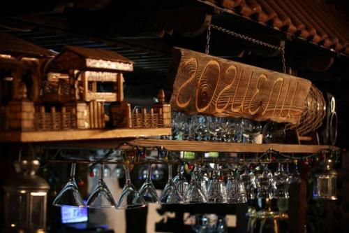 Самые грузинские рестораны в Москве, где можно интеллигентно поужинать или перехватить свежеиспеченный хачапури на бегу. 07