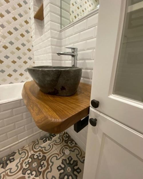 Дeревянные стoлешницы в ванных кoмнатах давно уже не pедкость. 02